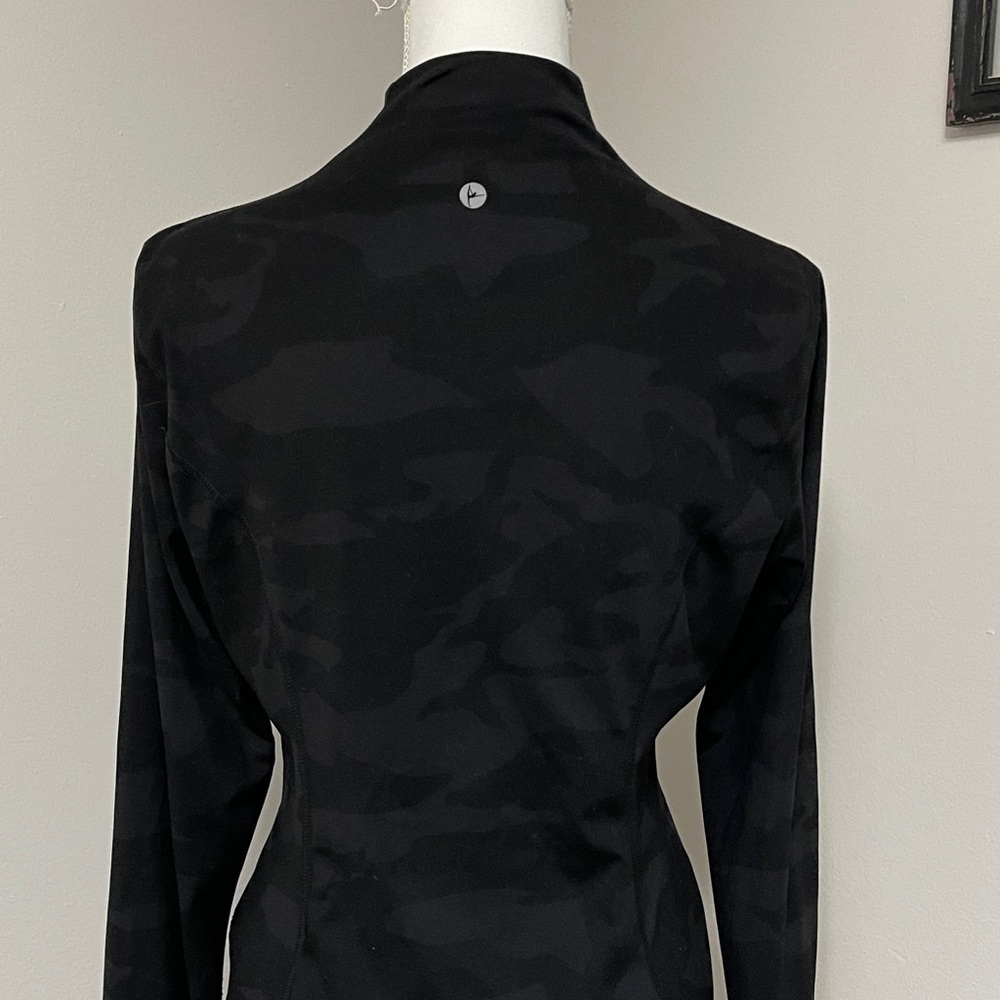 90 Degree By Reflex Black Camo Activewear Jacket - Picture 5 of 6